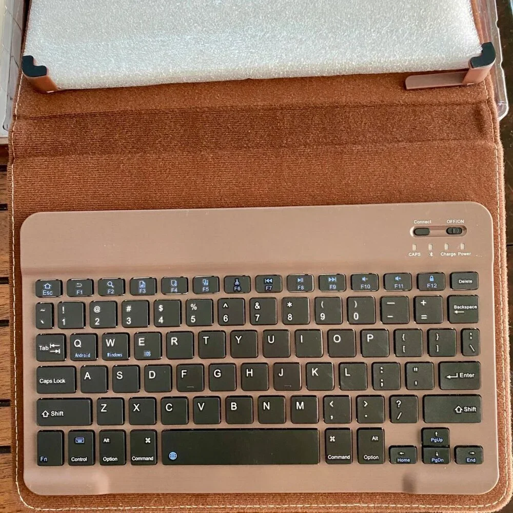 Digital Gadgets Universal Bluetooth Keyboard Case For 10